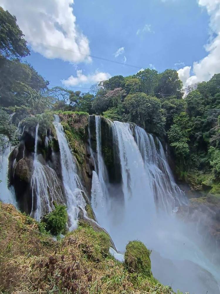 Visiting Pulhapanzak Waterfall
